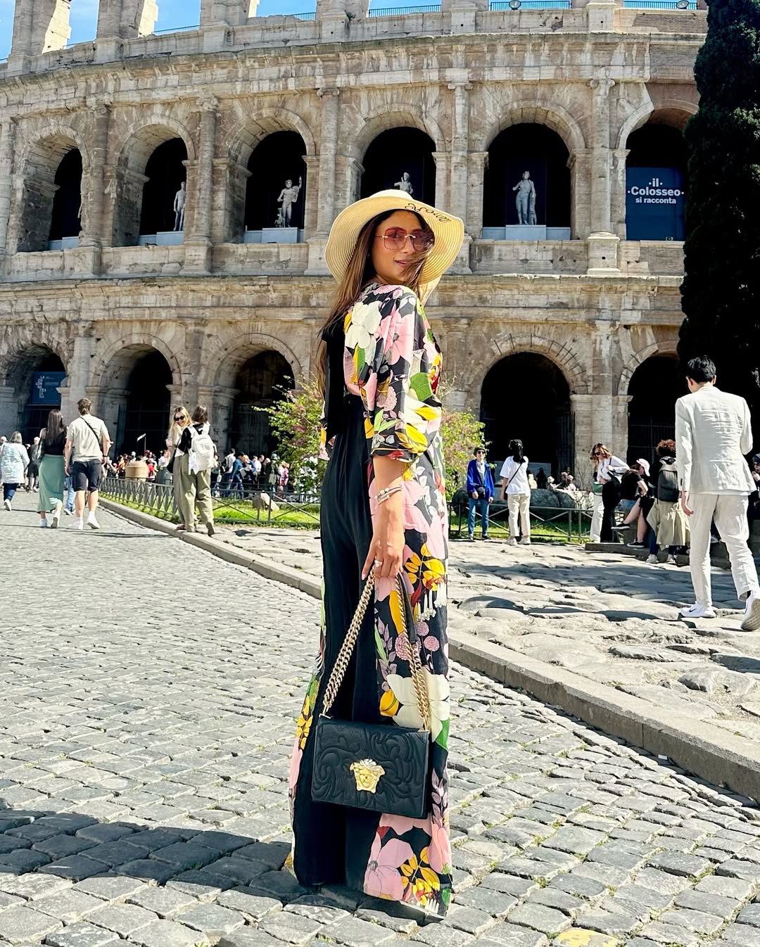 Roman-style wide-leg jumpsuit in breathable crepe with bold floral print